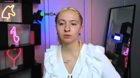 mila_glow online show from December 17, 7:29 pm