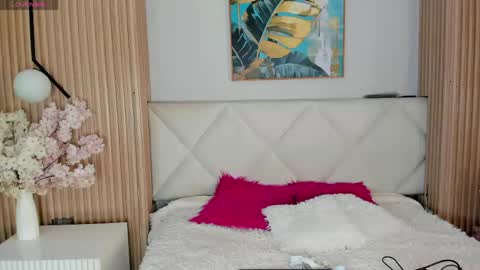 mila_hank online show from April 17, 12:29 pm