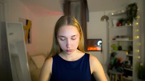 MilaBunny1 online show from February 4, 9:23 am