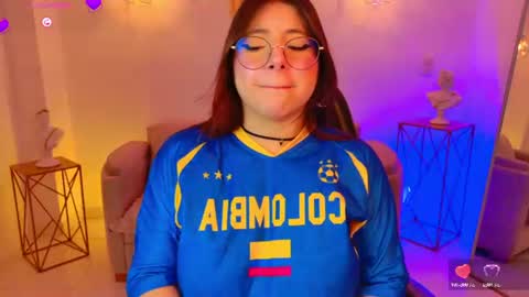 MilaCravee online show from July 3, 2:34 pm