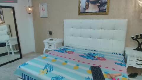 miladiosa online show from January 10, 12:32 pm