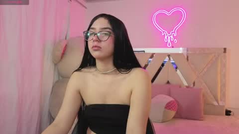 milah_tay online show from April 15, 11:55 am