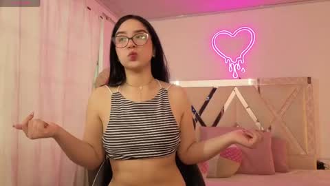 milah_tay online show from April 13, 11:44 am
