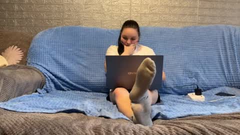 milamisss online show from April 12, 1:25 pm