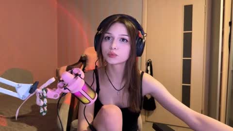 milamiuu online show from January 9, 3:05 pm