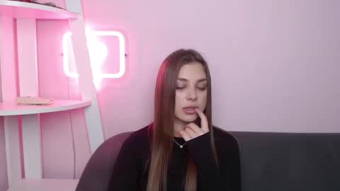 milanaangelas online show from March 1, 6:46 am