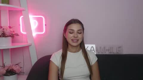 milanaangelas online show from November 29, 6:17 am