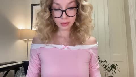 Snapshot of milayah chatting on October 21, 4:11 pm Mila online show from October 21, 4:11 pm