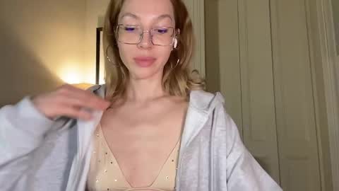 Mila online show from January 5, 6:00 pm