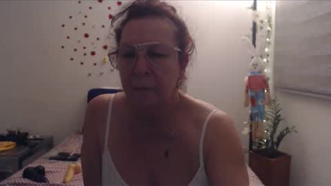 milchanell online show from April 5, 6:12 am