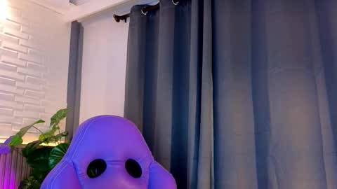 milena_lawson online show from October 25, 11:51 am