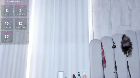 MILEY  online show from November 20, 5:14 pm