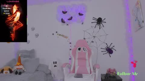 Snapshot of milfaaura chatting on October 22, 2:16 am Aura online show from October 22, 2:16 am