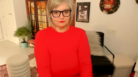 MilfElla online show from February 27, 10:15 am