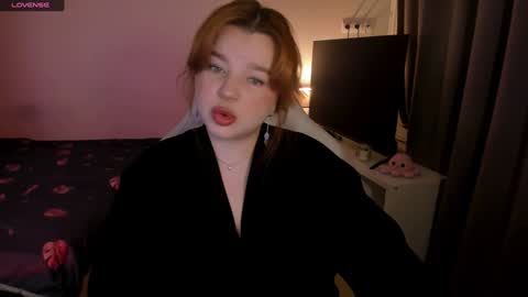 Lisa online show from December 9, 5:07 am