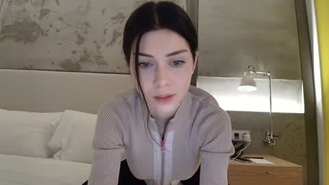 milla bella online show from February 9, 8:44 pm