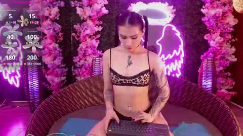Snapshot of milla_davis chatting on October 21, 1:59 pm MILLA online show from October 21, 1:59 pm