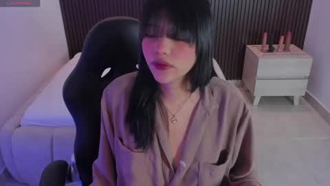 millyevans1 online show from April 14, 3:06 am