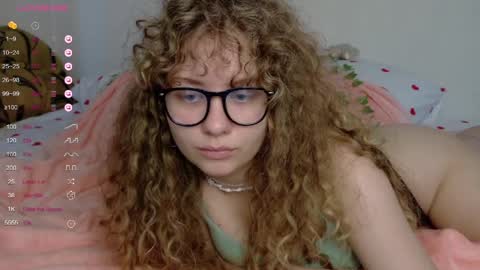 milounee online show from March 30, 11:54 am