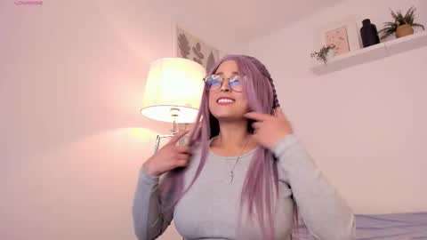 Miluu DH online show from December 20, 2:32 pm