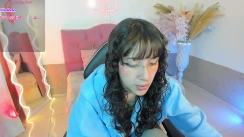 mily_tay online show from April 7, 11:45 am