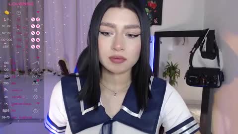 Snapshot of mily_thomson_b chatting on October 24, 12:17 am Mily online show from October 24, 12:17 am