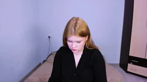 hi Im Mina  online show from November 26, 2:56 am