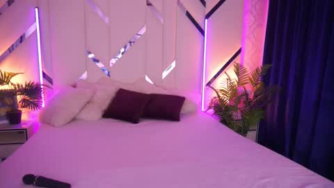 minifox_ online show from November 27, 10:18 am