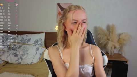 Snapshot of minnietammy chatting on October 20, 11:08 pm Julia is here 3 My favorite patterns 77123222351Try my private online show from October 20, 11:08 pm