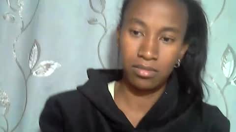 minouch211907 online show from April 1, 4:02 am