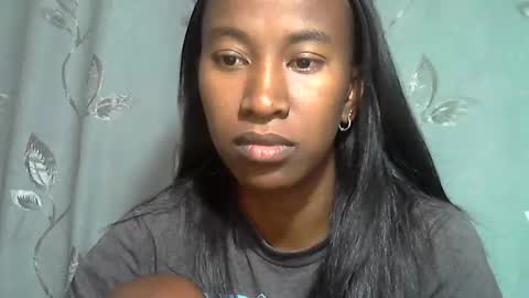 minouch211907 online show from March 16, 5:32 am