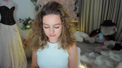 Emma online show from November 7, 7:52 pm