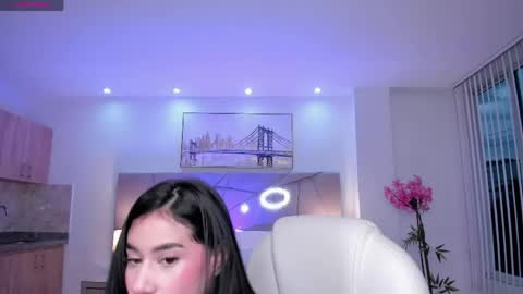 miranda_crawfor online show from May 19, 11:39 am