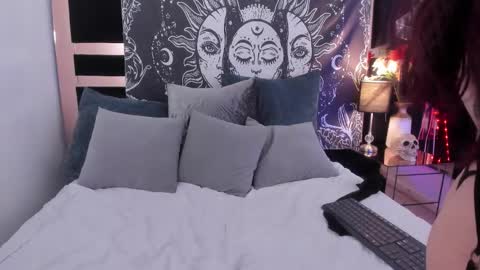 Miranda  online show from March 13, 6:09 pm