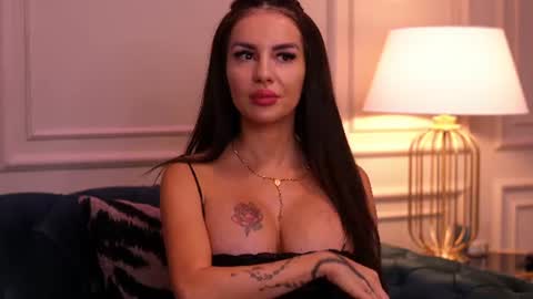 Miranda Raye online show from July 6, 8:19 am