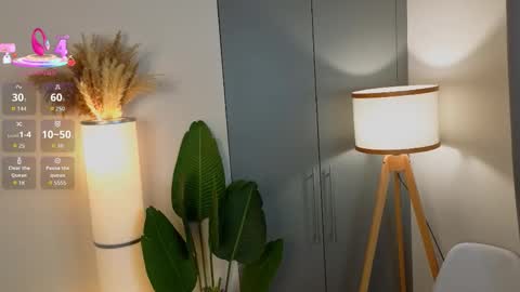 Elsa online show from December 4, 10:43 pm