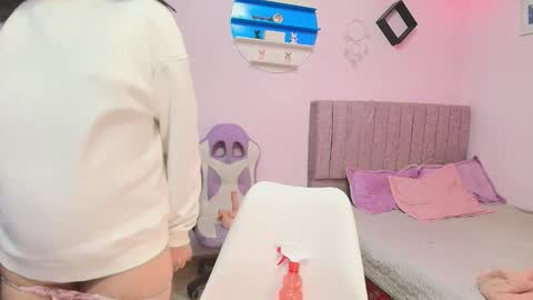 misofialeal online show from January 15, 8:15 pm