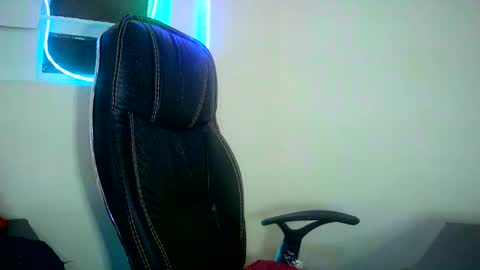 spicey online show from April 17, 8:49 am