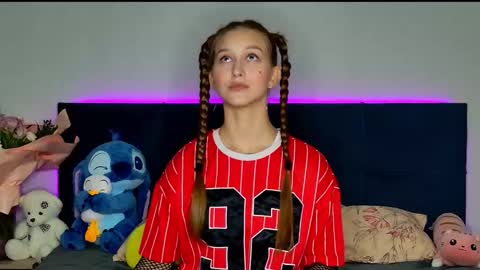 Snapshot of miss_emily_miller chatting on October 21, 5:28 pm Emily online show from October 21, 5:28 pm