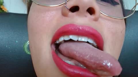 Miss Evoleth online show from March 12, 4:09 pm