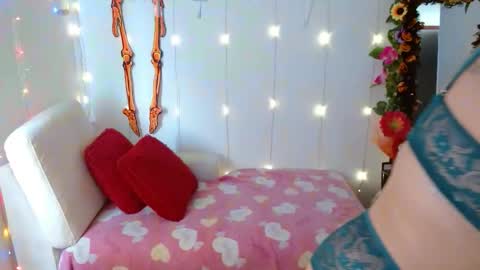Snapshot of miss_evoleth2 chatting on October 20, 5:05 pm Miss Evoleth online show from October 20, 5:05 pm