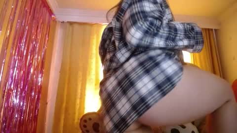 lilieth  online show from December 20, 4:33 pm