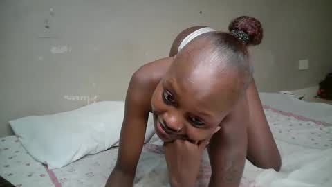 miss_pretty01 online show from April 10, 6:30 am