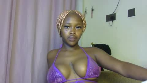 miss_sexyyy online show from October 28, 10:36 pm