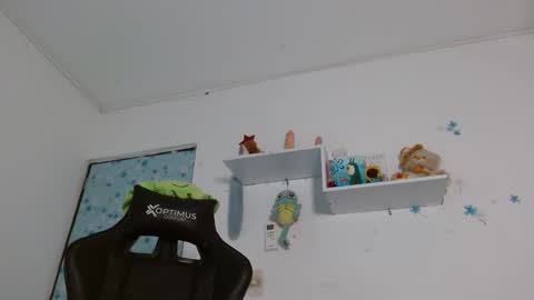 hanna    online show from February 9, 5:21 am