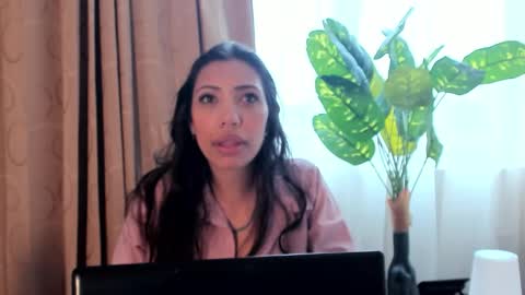 Miss Veronica online show from March 16, 1:04 pm