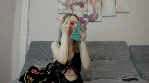 Miss L online show from January 20, 3:59 am