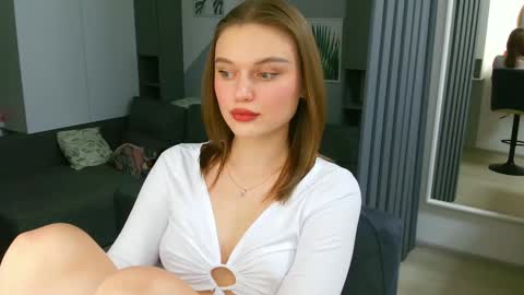 OneGoddess online show from December 13, 5:43 pm