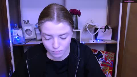 Snapshot of missoliviaa_ chatting on January 13, 8:05 am Olivia online show from January 13, 8:05 am