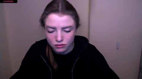 Snapshot of missoliviaa_ chatting on February 22, 9:01 am Olivia online show from February 22, 9:01 am